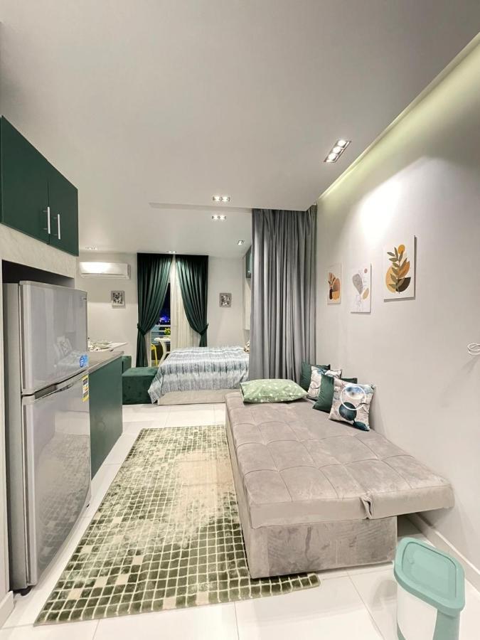 Luxury House 589-1