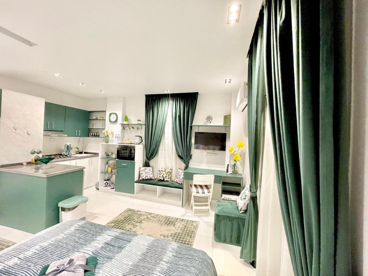 Luxury House 589-1 *
